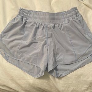 Lululemon Daydream Hotty Hot Low Rise 4” Size 6 (No tags)